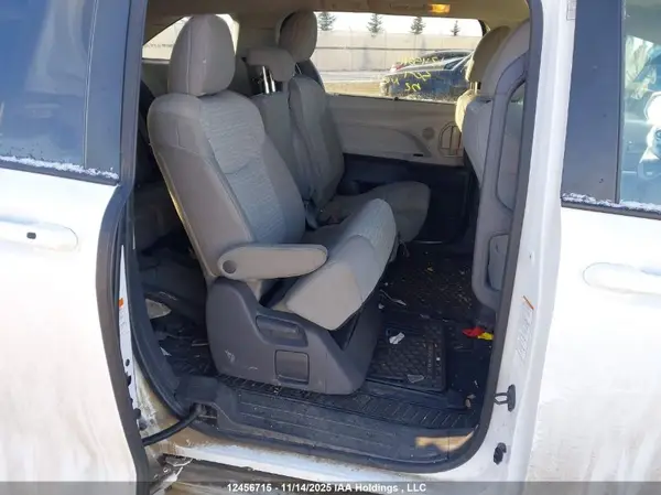 5TDGRKEC5MS073791 2021 TOYOTA SIENNA - Image 8