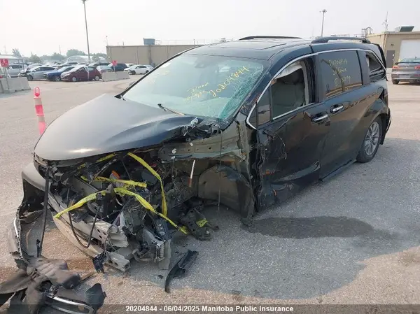 5TDGRKEC5PS137199 2023 TOYOTA SIENNA - Image 2