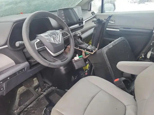 5TDGRKEC5PS168839 2023 TOYOTA SIENNA - Image 8