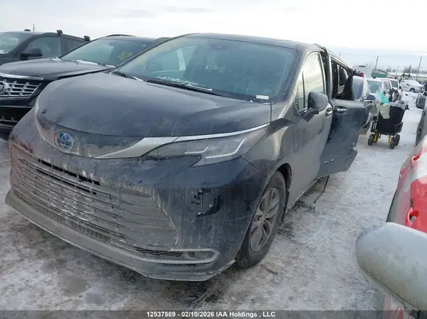 5TDGRKEC6NS083358 2022 TOYOTA SIENNA - Image 2
