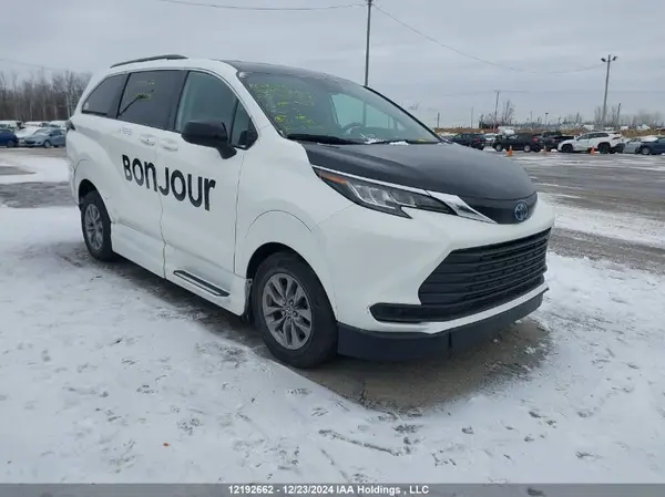 5TDGRKEC6NS091928 2022 TOYOTA SIENNA - Image 1