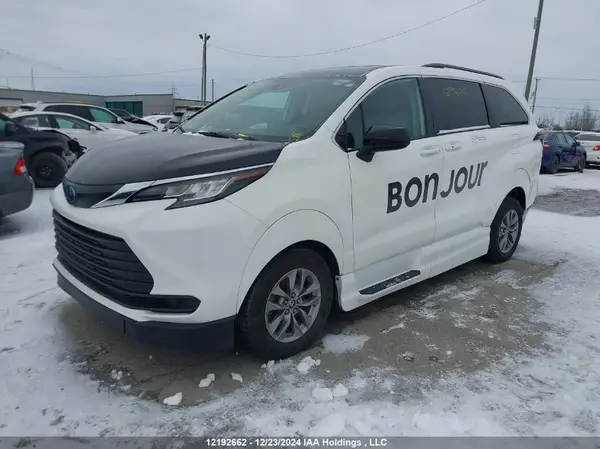 5TDGRKEC6NS091928 2022 TOYOTA SIENNA - Image 2