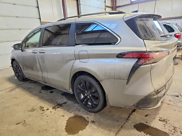 5TDGRKEC6NS117489 2022 TOYOTA SIENNA - Image 2