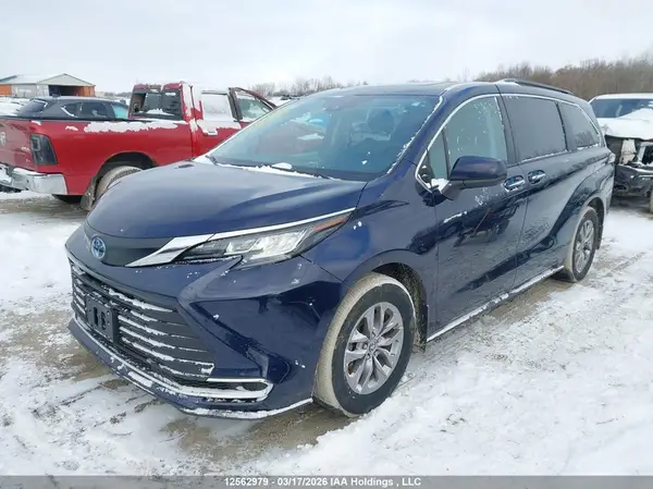 5TDGRKEC6PS138877 2023 TOYOTA SIENNA - Image 2