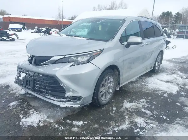 5TDGRKEC6SS247011 2025 TOYOTA SIENNA - Image 2