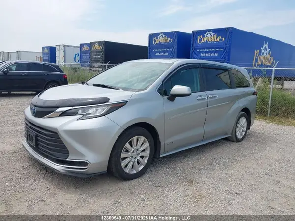 5TDGRKEC7MS021272 2021 TOYOTA SIENNA - Image 2