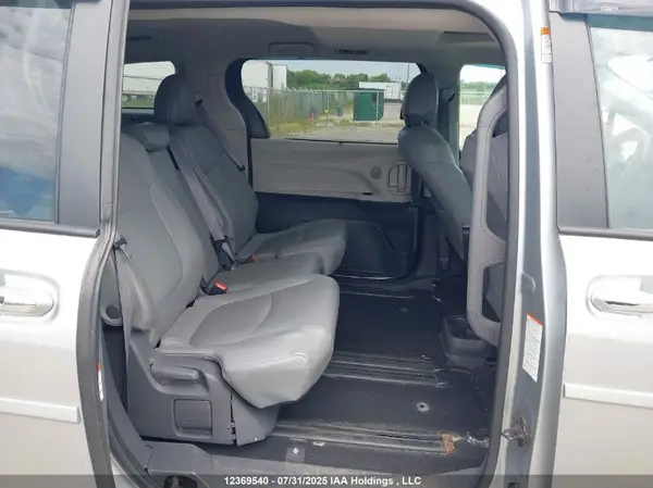 5TDGRKEC7MS021272 2021 TOYOTA SIENNA - Image 8