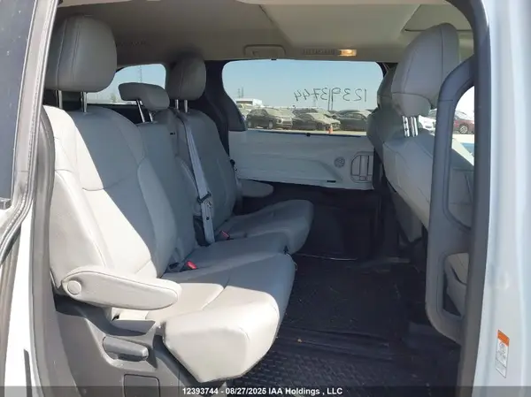 5TDGRKEC8SS236916 2025 TOYOTA SIENNA - Image 8
