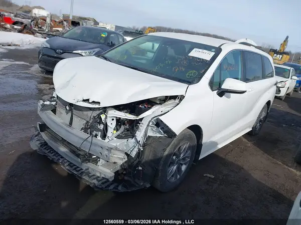 5TDGRKEC8SS260553 2025 TOYOTA SIENNA - Image 2