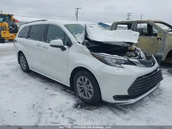 5TDGRKEC8SS261055 2025 TOYOTA SIENNA - Image 1