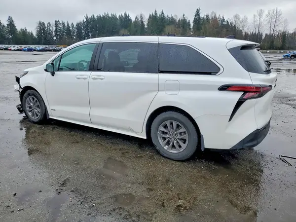 5TDGRKEC9MS013576 2021 TOYOTA SIENNA - Image 2