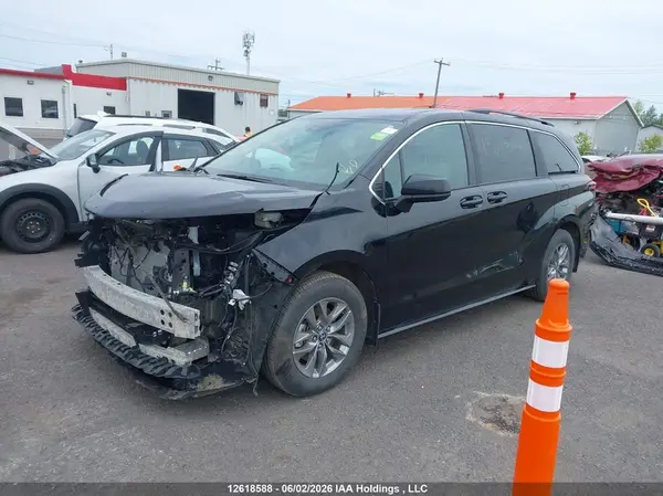 5TDGRKEC9SS274445 2025 TOYOTA SIENNA - Image 2