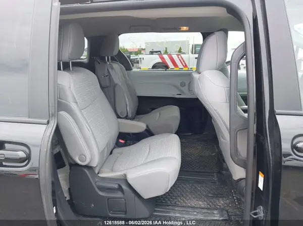 5TDGRKEC9SS274445 2025 TOYOTA SIENNA - Image 8