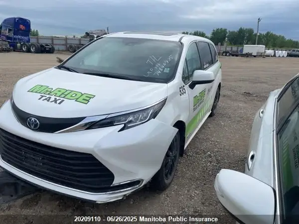 5TDGRKECXMS001355 2021 TOYOTA SIENNA - Image 2