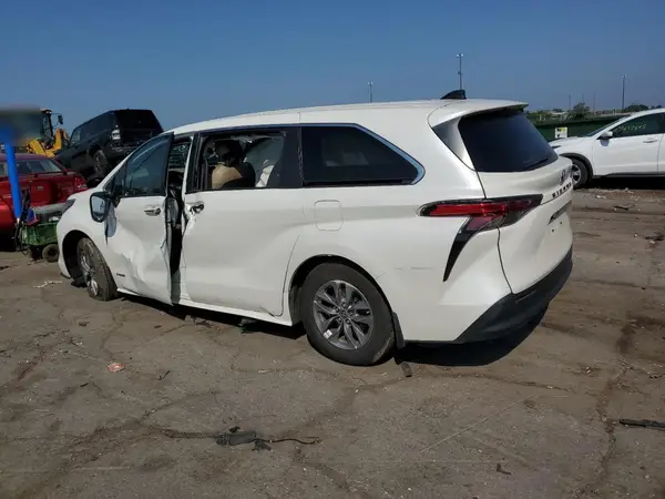 5TDGRKECXMS001825 2021 TOYOTA SIENNA - Image 2