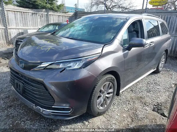 5TDGRKECXNS113381 2022 TOYOTA SIENNA - Image 2