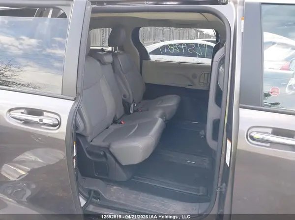 5TDGRKECXNS113381 2022 TOYOTA SIENNA - Image 8