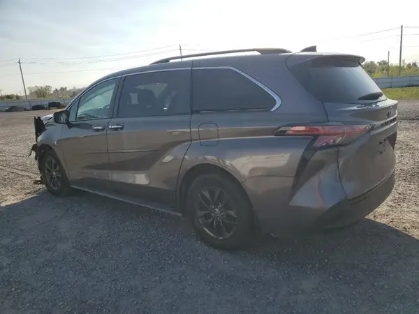 5TDGRKECXNS126860 2022 TOYOTA SIENNA - Image 2