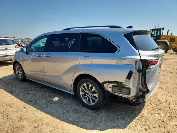5TDGRKECXRS208884 2024 TOYOTA SIENNA - Image 2