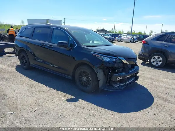 5TDGSKFC0RS123426 2024 TOYOTA SIENNA - Image 1