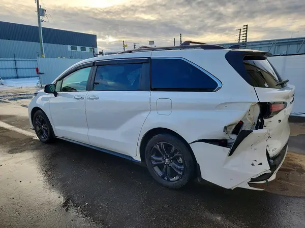 5TDGSKFC0RS127055 2024 TOYOTA SIENNA - Image 2