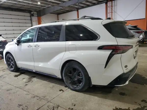 5TDGSKFC0RS146883 2024 TOYOTA SIENNA - Image 2