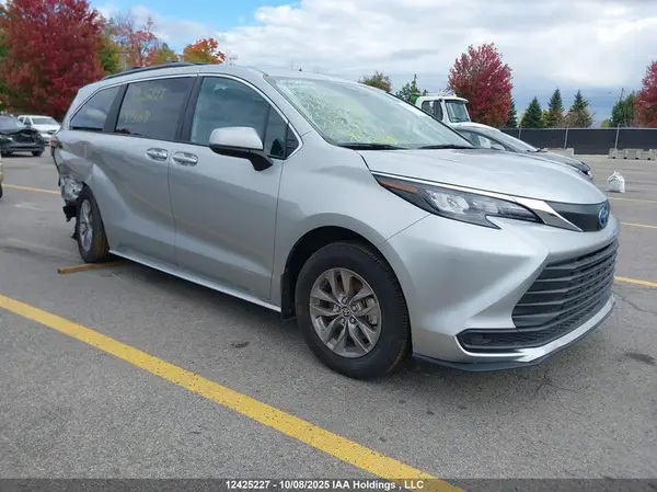 5TDGSKFC0SS156691 2025 TOYOTA SIENNA - Image 1