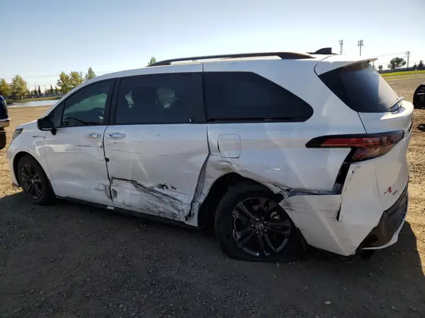 5TDGSKFC0SS180151 2025 TOYOTA SIENNA - Image 2