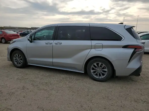 5TDGSKFC1MS002171 2021 TOYOTA SIENNA - Image 2