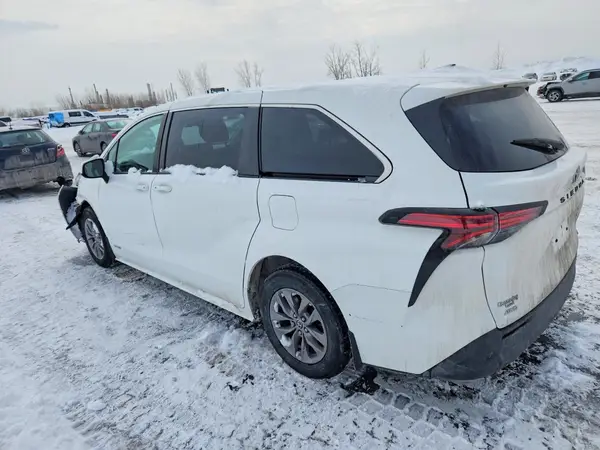 5TDGSKFC2MS031906 2021 TOYOTA SIENNA - Image 2