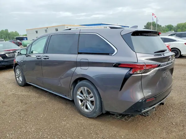 5TDGSKFC2NS067063 2022 TOYOTA SIENNA - Image 2