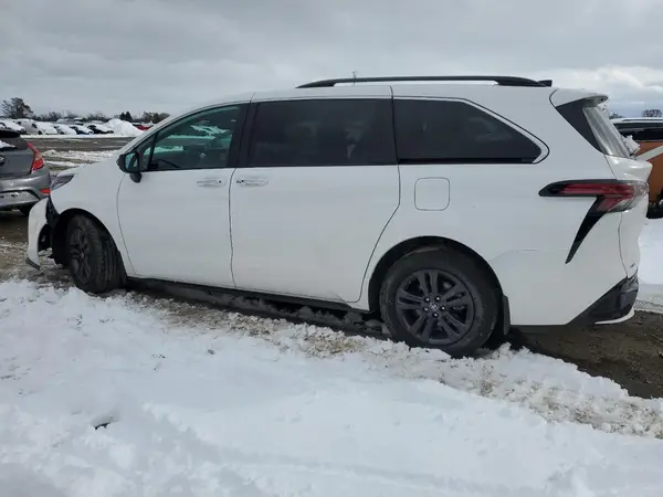 5TDGSKFC2RS138347 2024 TOYOTA SIENNA - Image 2