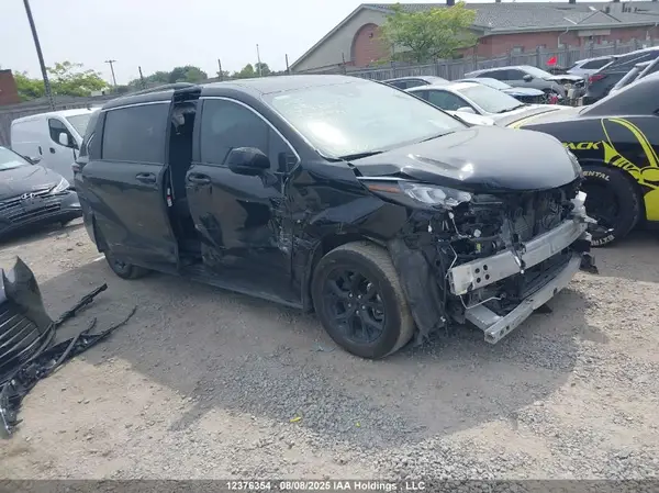 5TDGSKFC3RS122576 2024 TOYOTA SIENNA - Image 1