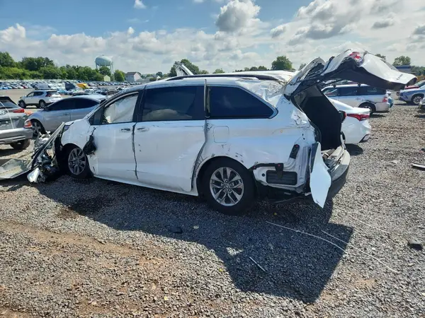 5TDGSKFC3SS168446 2025 TOYOTA SIENNA - Image 2