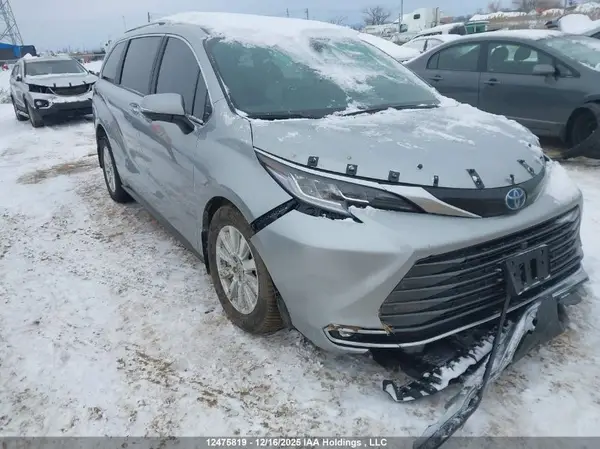 5TDGSKFC3SS204376 2025 TOYOTA SIENNA - Image 1