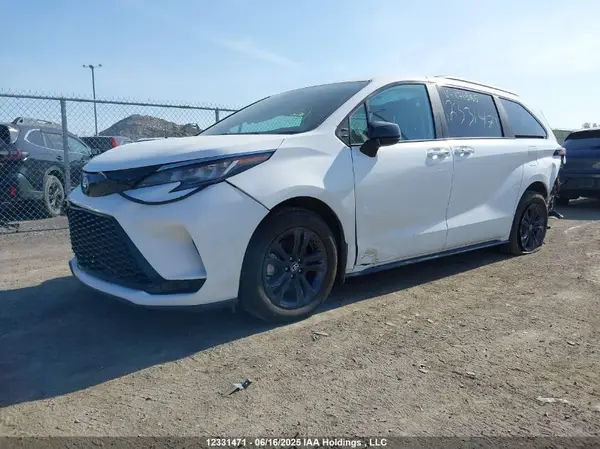 5TDGSKFC4SS171985 2025 TOYOTA SIENNA - Image 2