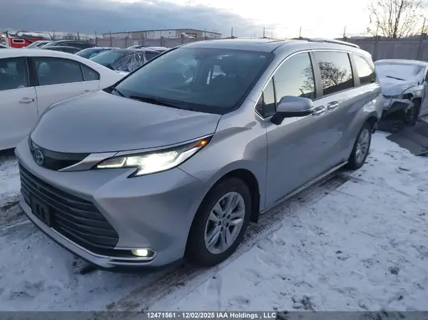 5TDGSKFC5PS104271 2023 TOYOTA SIENNA - Image 2