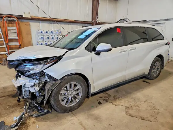 5TDGSKFC5SS191596 2025 TOYOTA SIENNA - Image 1