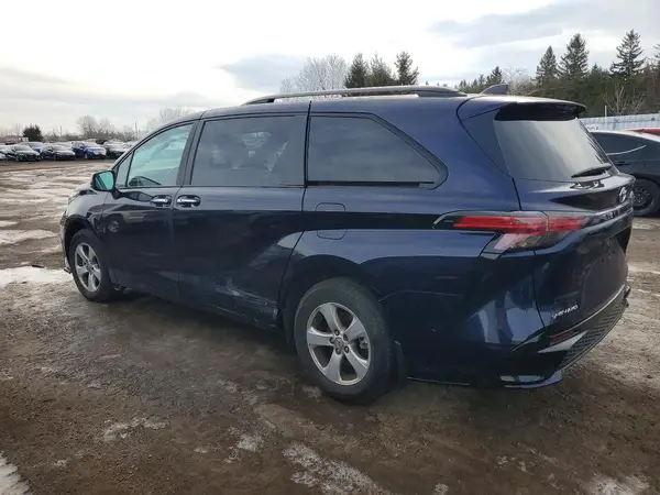 5TDGSKFC5SS197222 2025 TOYOTA SIENNA - Image 2