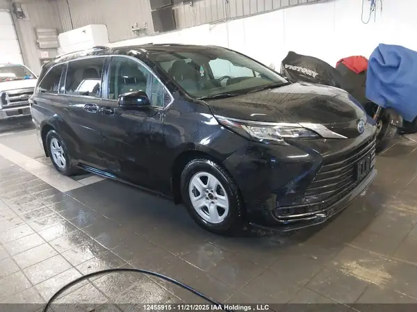 5TDGSKFC6PS099002 2023 TOYOTA SIENNA - Image 1