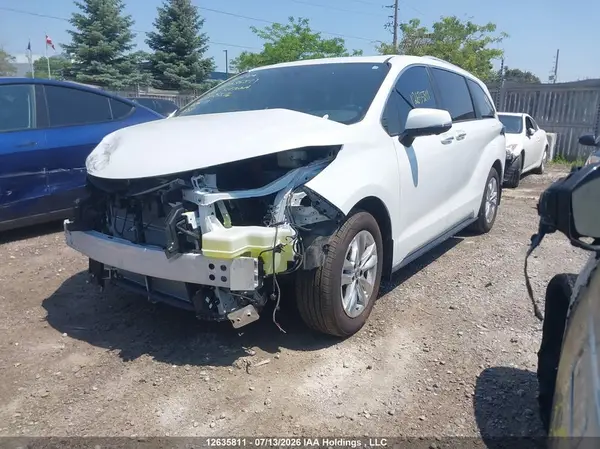 5TDGSKFC6SS225576 2025 TOYOTA SIENNA - Image 2