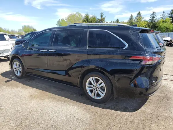 5TDGSKFC7RS142863 2024 TOYOTA SIENNA - Image 2