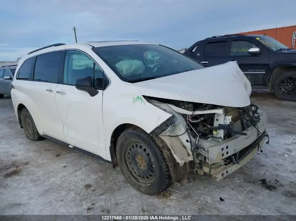 5TDGSKFC8NS061624 2022 TOYOTA SIENNA - Image 1