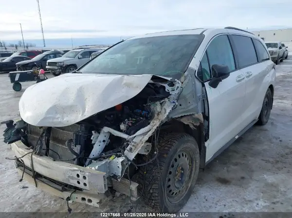 5TDGSKFC8NS061624 2022 TOYOTA SIENNA - Image 2