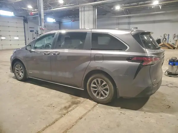 5TDGSKFCXMS019048 2021 TOYOTA SIENNA - Image 2