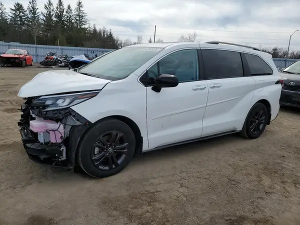 5TDGSKFCXRS119660 2024 TOYOTA SIENNA - Image 1