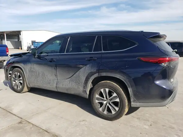 5TDGZRAH0LS002958 2020 TOYOTA HIGHLANDER - Image 2