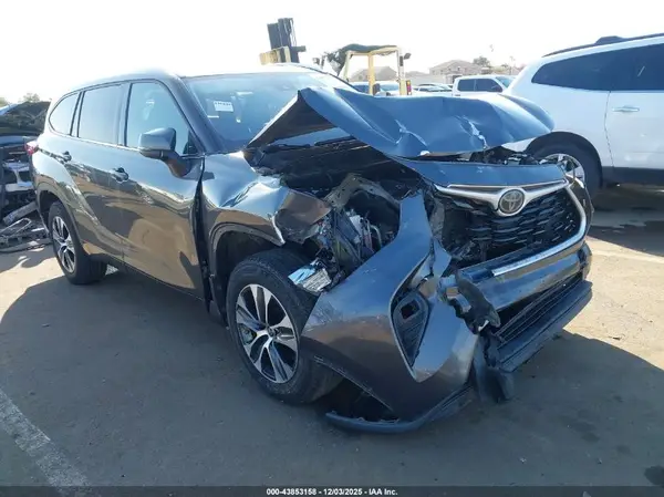 5TDGZRAH0LS005827 2020 TOYOTA HIGHLANDER - Image 1