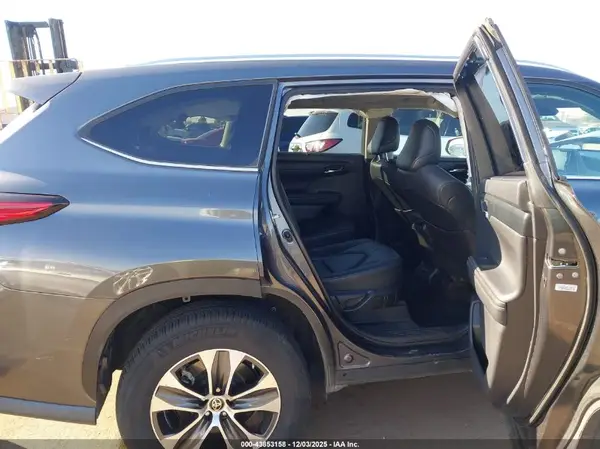 5TDGZRAH0LS005827 2020 TOYOTA HIGHLANDER - Image 8