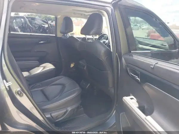 5TDGZRAH0LS005858 2020 TOYOTA HIGHLANDER - Image 8